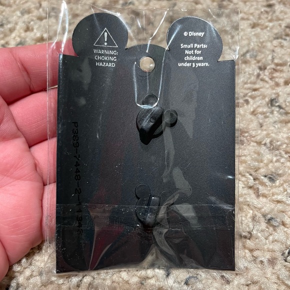 Disney D23 Studio Tour Burbank California Pin - Picture 2 of 2